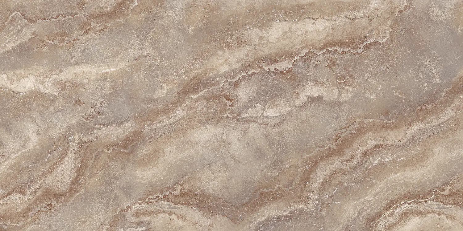 Szőlőültetvény napfényes lejtőn távolról